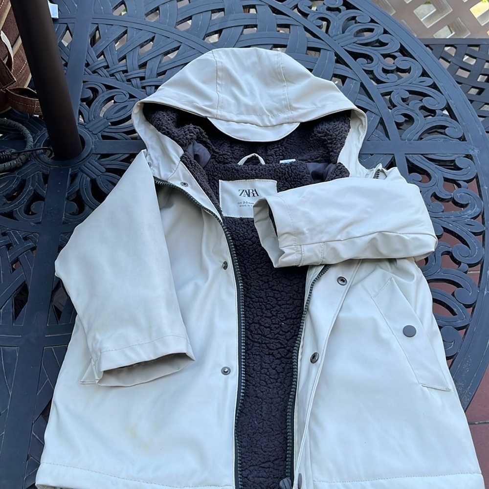 Zara Toddler 2-3 warm cream raincoat